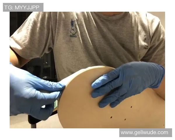 滑板战术解析：上海滑板队的包夹战术与团队协作策略探讨